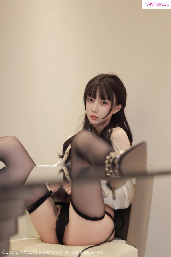 玥儿玥  [XiuRen]高清写真图 2023.06.16 No.6929 玥儿玥er 黑丝美腿第36张图片